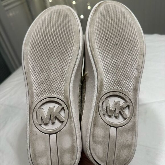 MICHAEL Kors Poppy Color Block Logo Sneaker - Picture 10 of 10